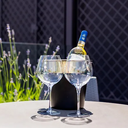 Nj & San Pietro All'orto 6